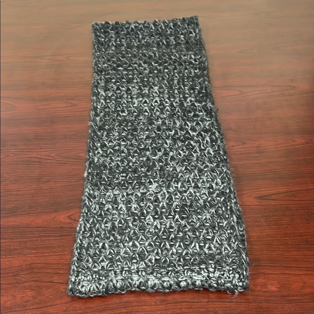 RN# 67508, CA# 26983, Vince Camuto Knit Sweater - Picture 3 of 7